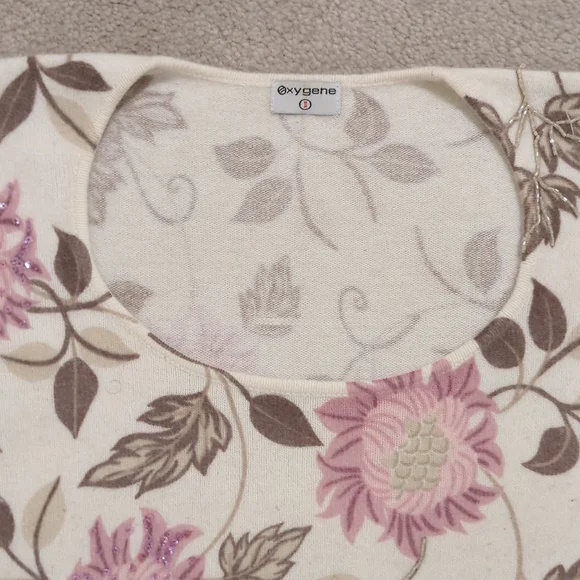 Floral Sweater - Picture 3 of 6